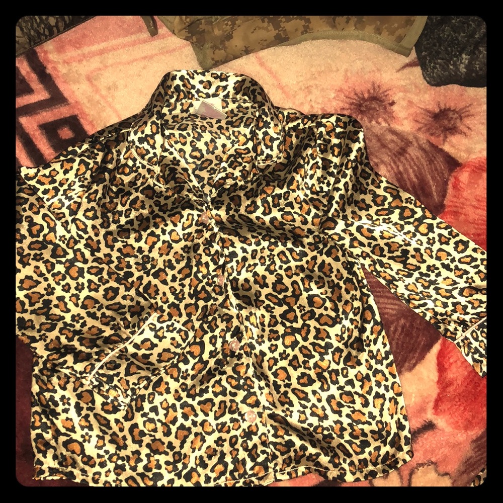 Girls leopard print silk pjs!